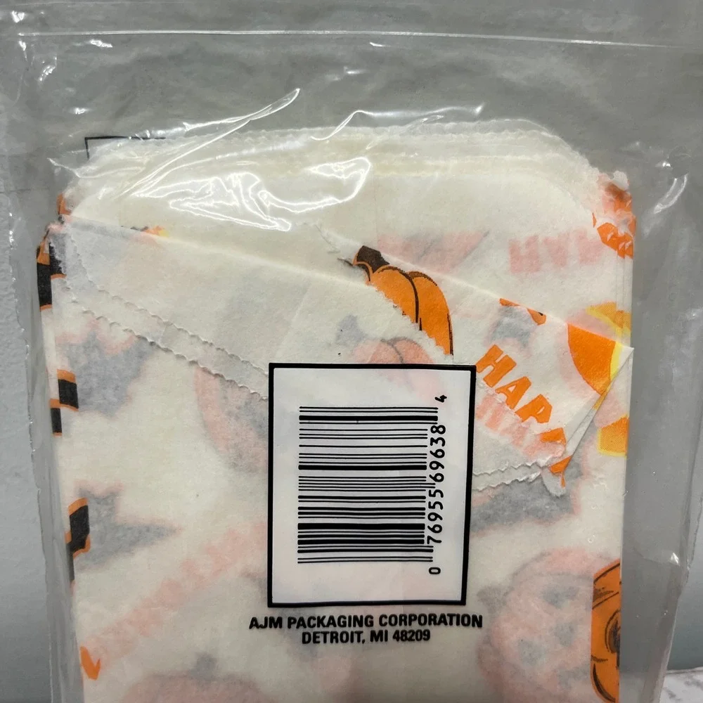 Vintage Kmart Halloween Treat Bags 40 Count Paper Jack O Lantern Bats SEALED